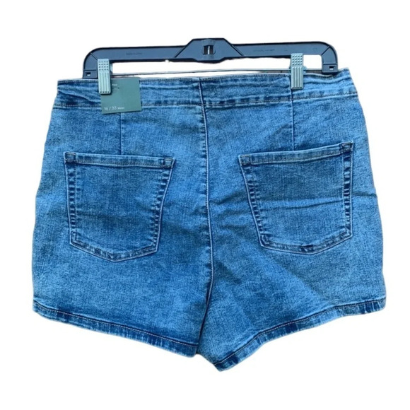 Wild Fable highest rise shorts size 16 Waist 17", inseam 2 1/2" - Picture 2 of 4